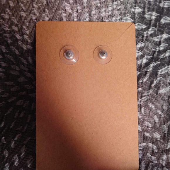 Fashion Earrings - Picture 2 of 2